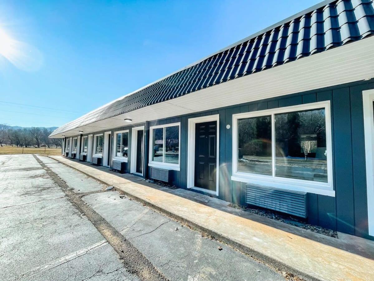 Hiker'S Haven Motel Seri Kembangan Exterior foto